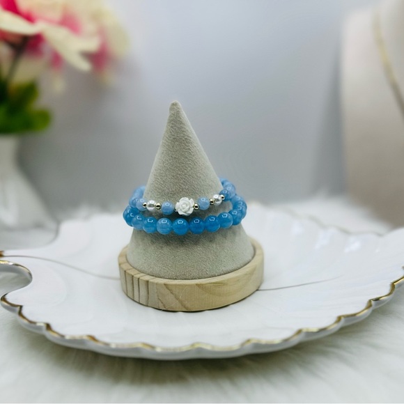Aqua Marine Flower Beaded Bracelet - Picture 6 of 6